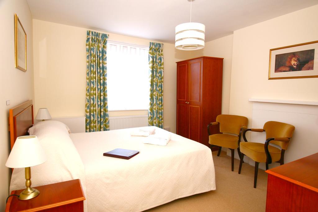 Bed & Breakfast The Penn Club London