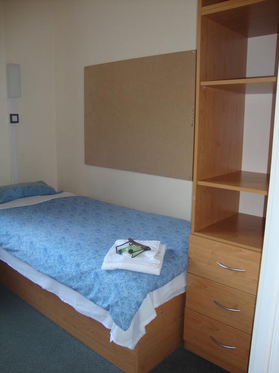 Apartment College Hall / University Of