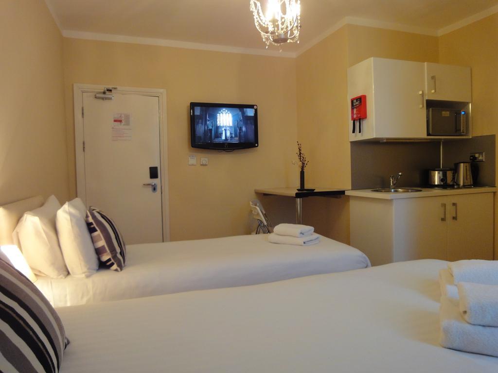 Dylan Earls Court London