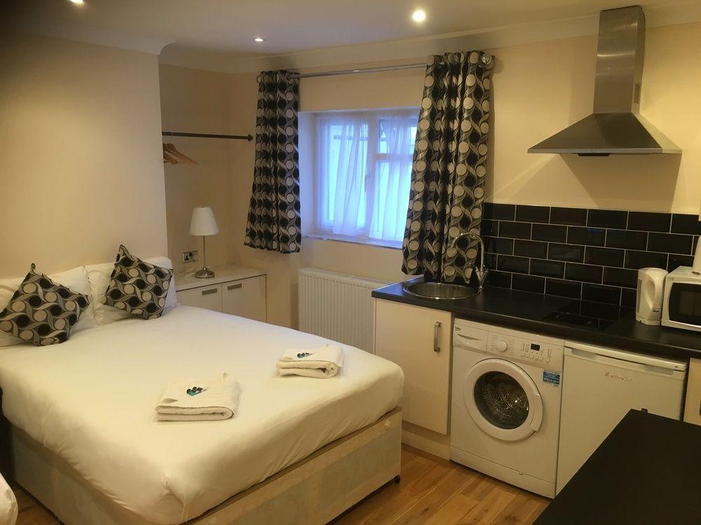 Royal By Saba Bed & Breakfast London
