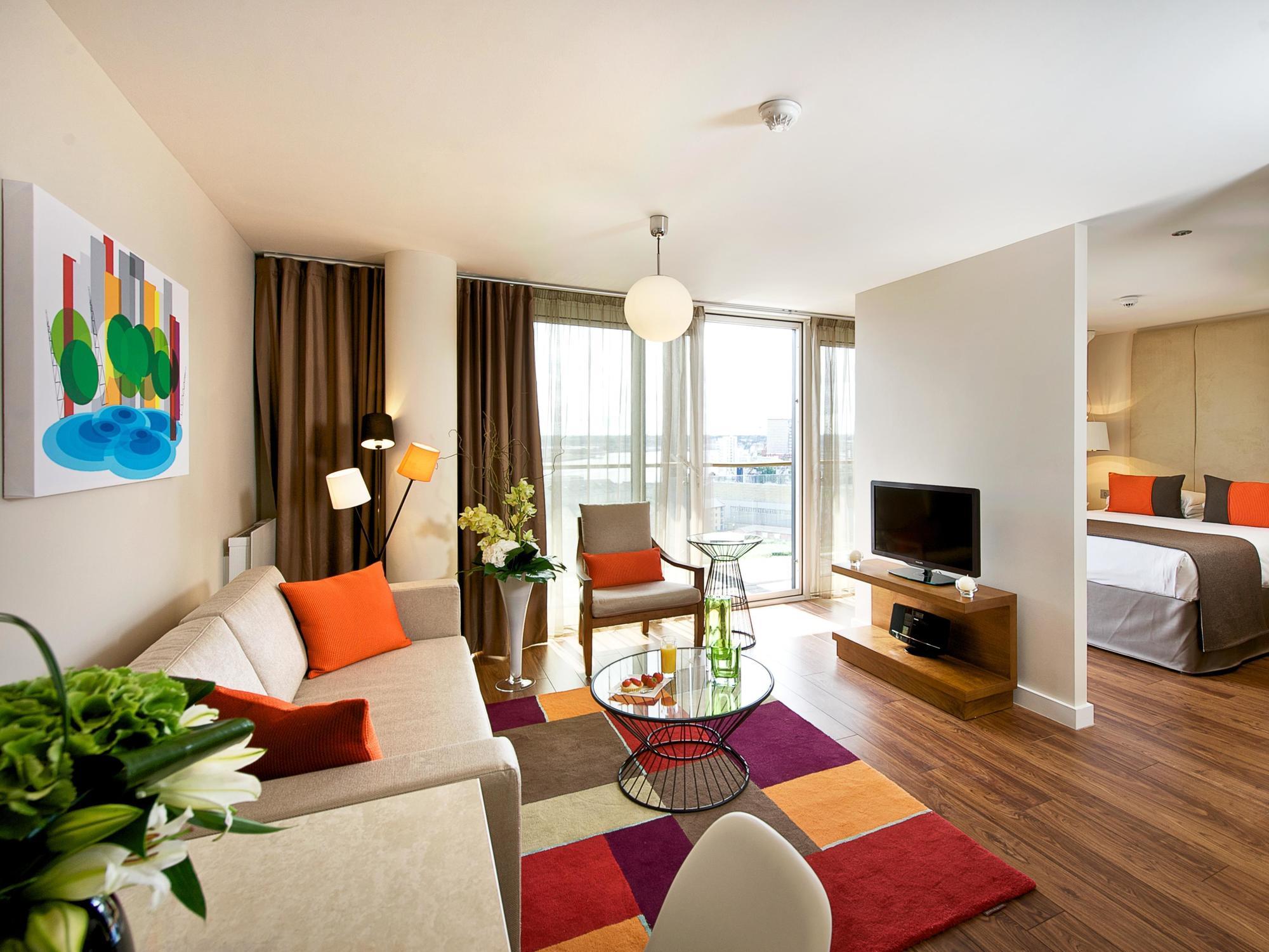 Fraser Place Canary Wharf Apartment *