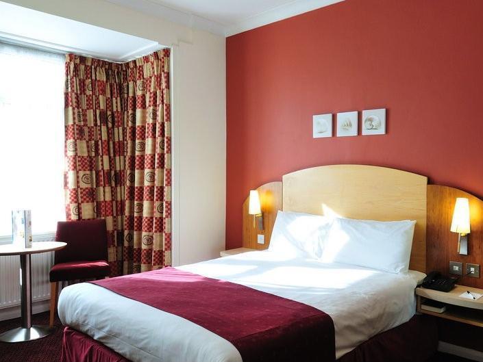 Comfort Harrow Hotel 3*
