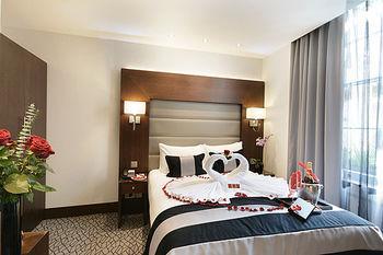 Paddington Court Executive Hotel