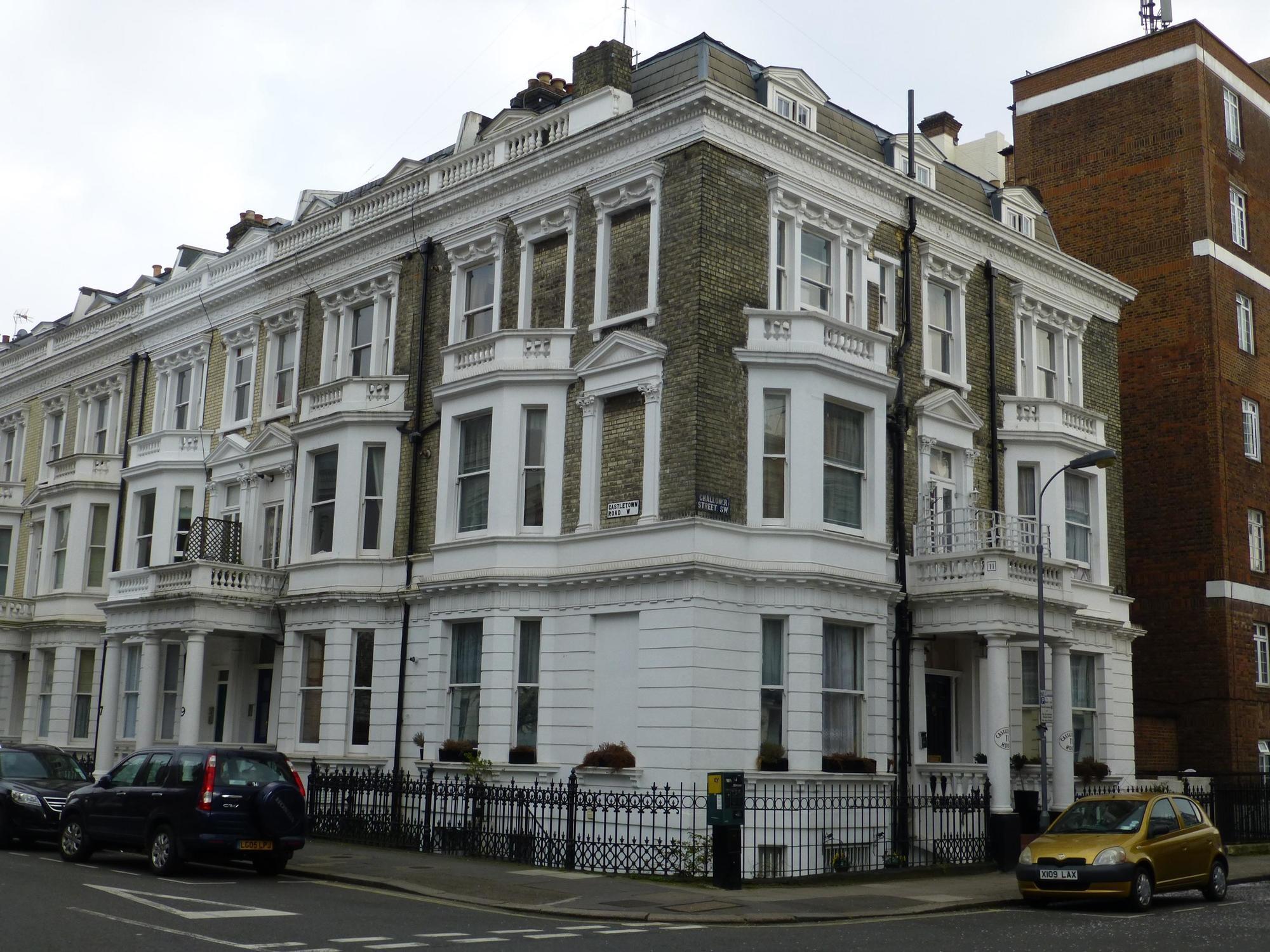 Castletown House Apartment *