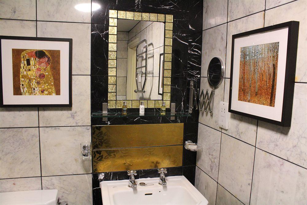Opulence Boutique Hotell