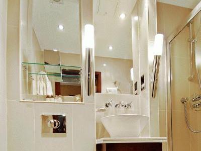 Hyde Park International Hotel London