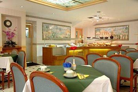 Norfolk Plaza Hotel
