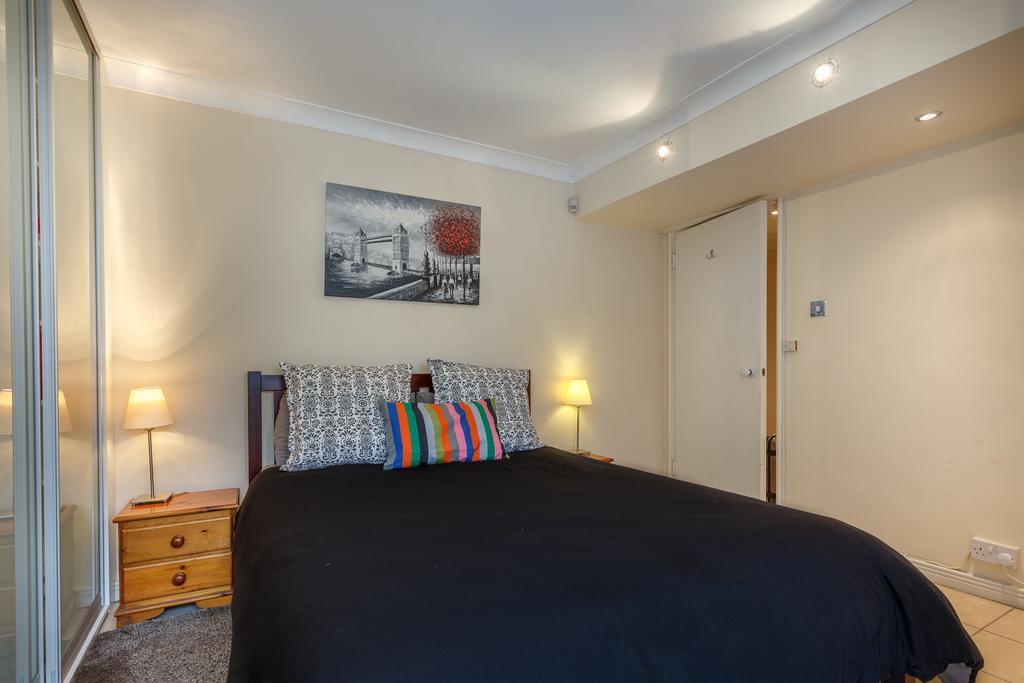 Tower Bridge Apartment *