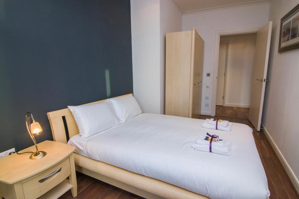 Canary Wharf - Corporate River View Apartments London