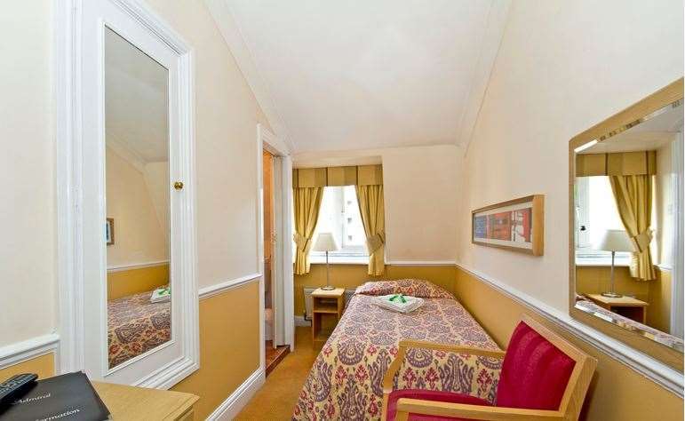 Kingswaypark At Park Avenue London