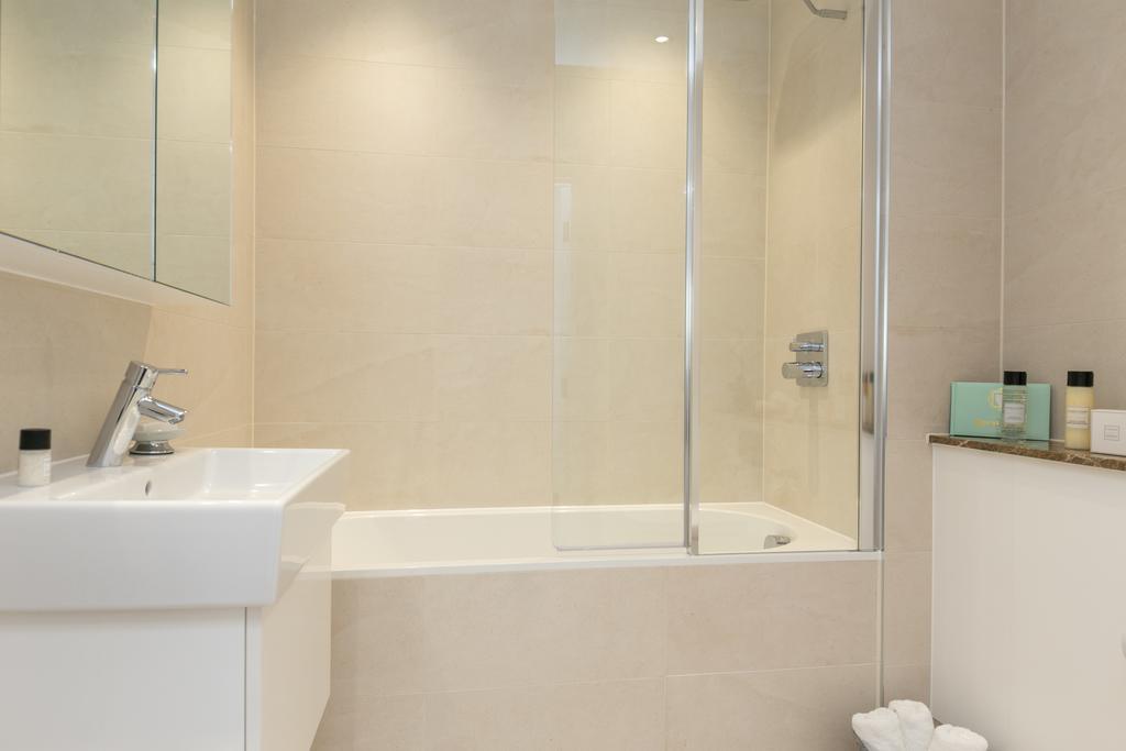 Portobello With Floor-to-ceiling Views Apartamento