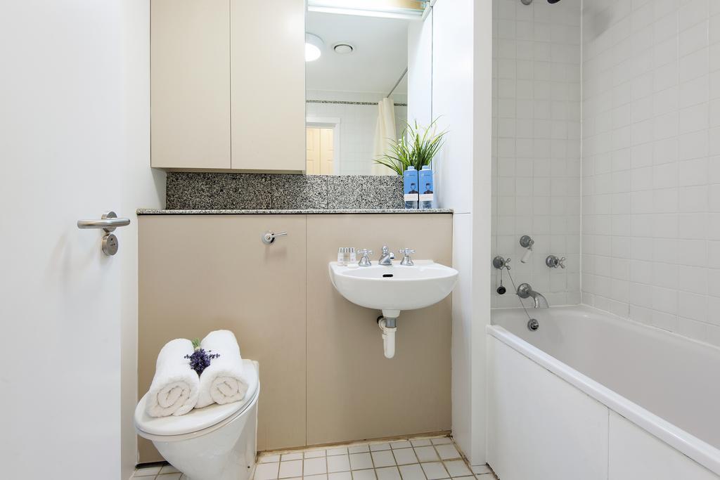Apartment Point West London
