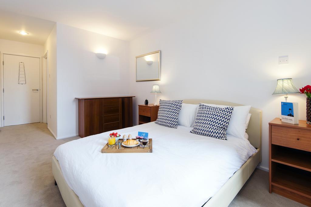 Point West Apartment London