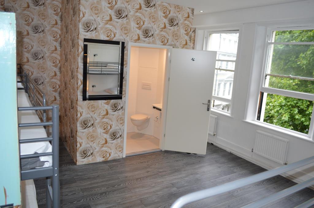 Barkston Earls Court Hostel *