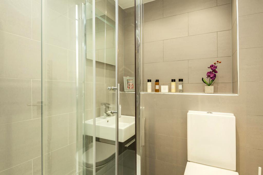 Covent Garden Oasis - 2 Bedrooms 2 Baths Leilighet London