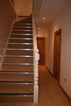 Nox West End Lane I Aparthotel London