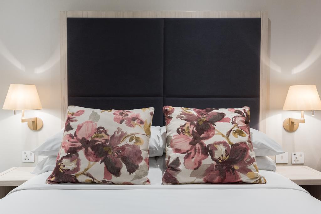 Blandford 4* London