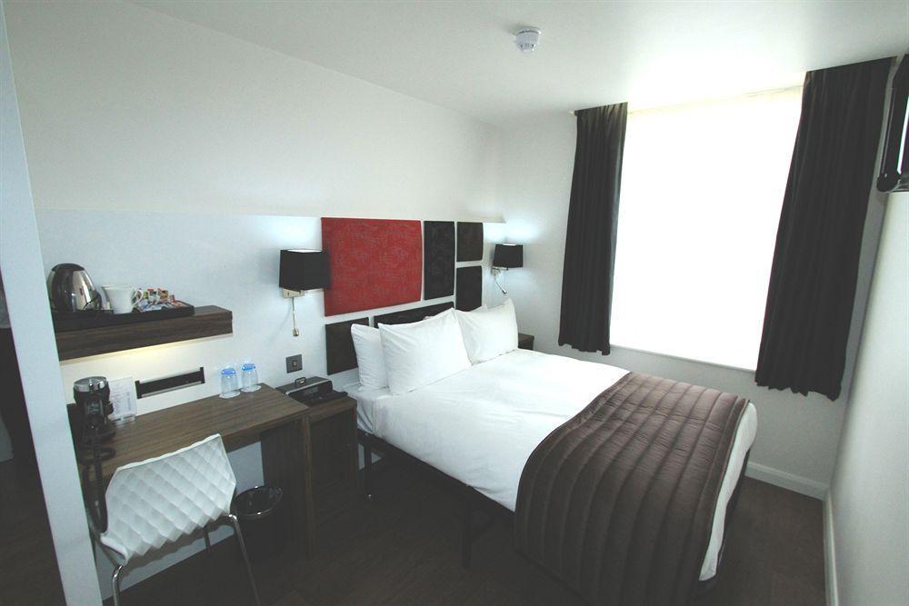 Chiswick Hotel 4*