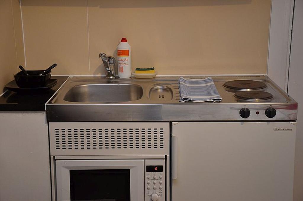 Hyde Park Talbot Square Apartment *