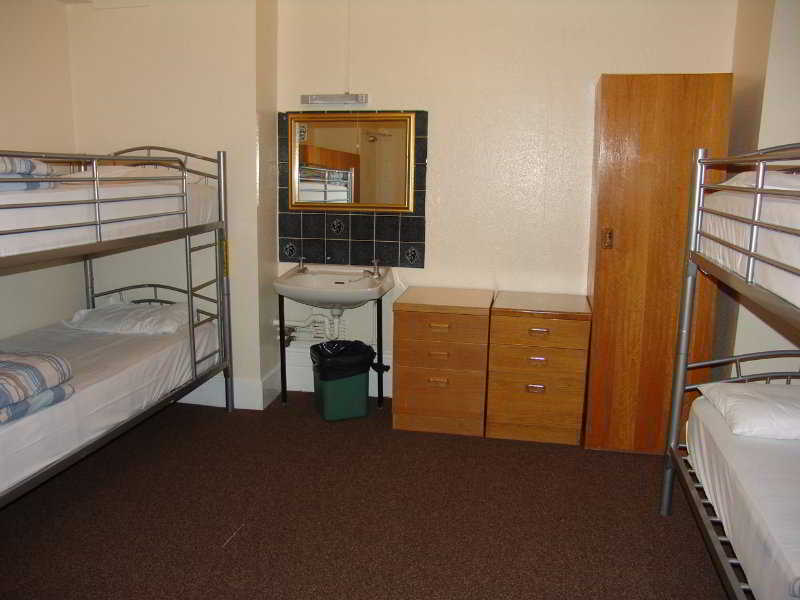 Barkston Earls Court Hostel