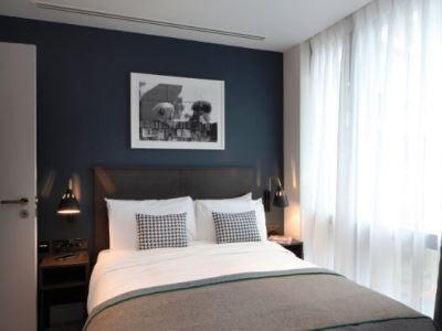 By Marriott Bridge Londres