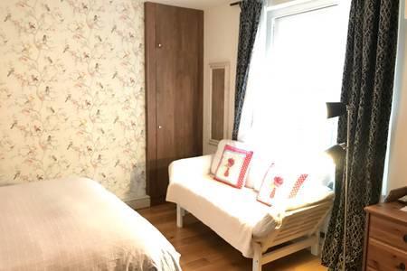 Victoria Square Apartment *