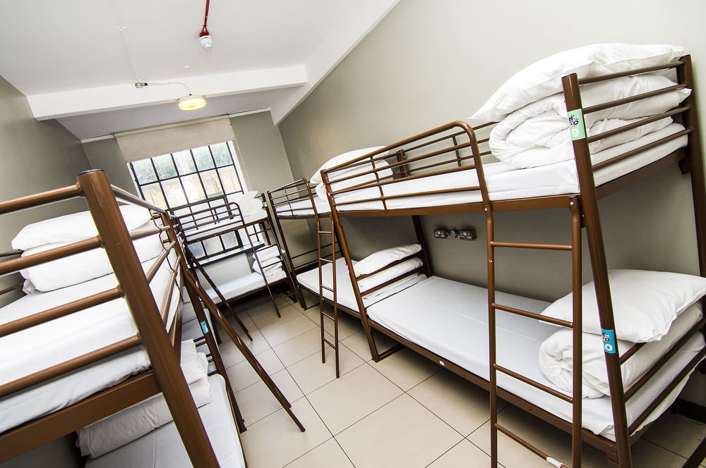 Rest Up Hostel *