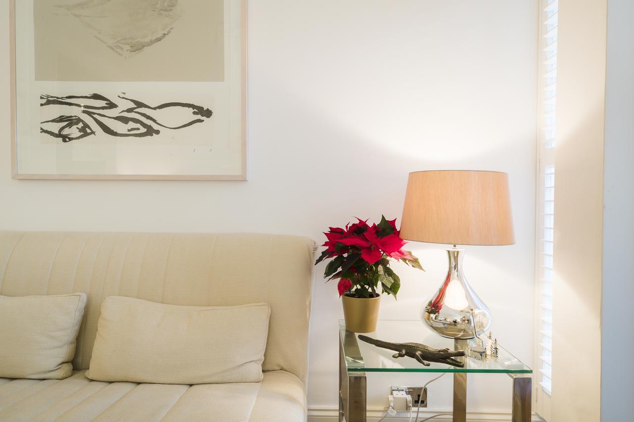 Sublime Flat With Thames View Apartment