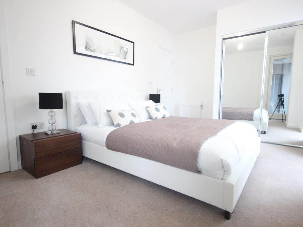 The O2 Waterfront Apartment London