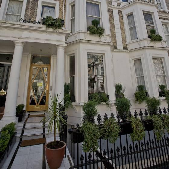 Dylan Earls Court Apartment London