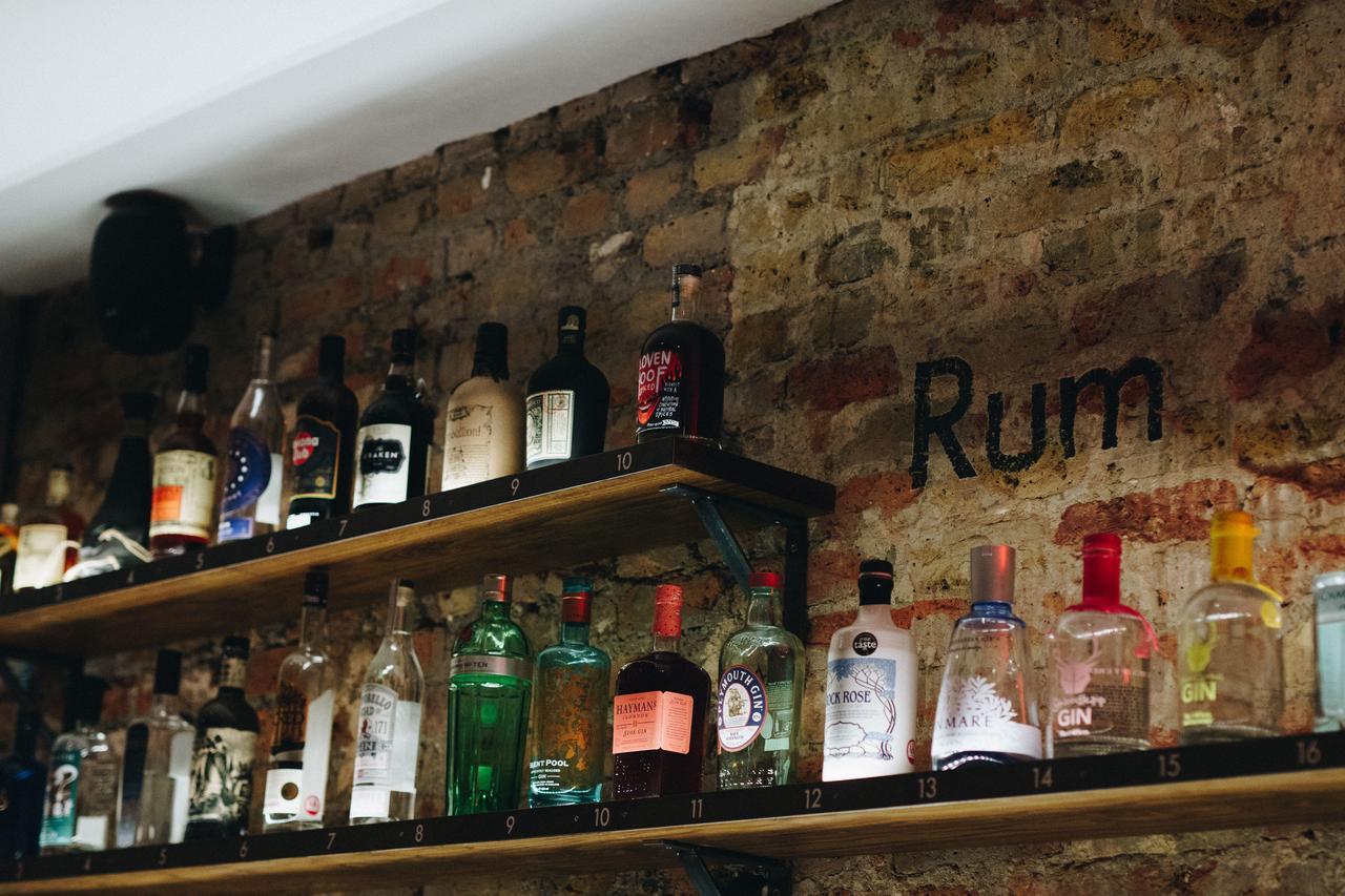 Publove @ The Crown, Battersea Hostel London