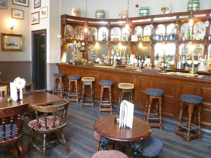 Publove @ The White Ferry, Victoria Vandrerhjem *