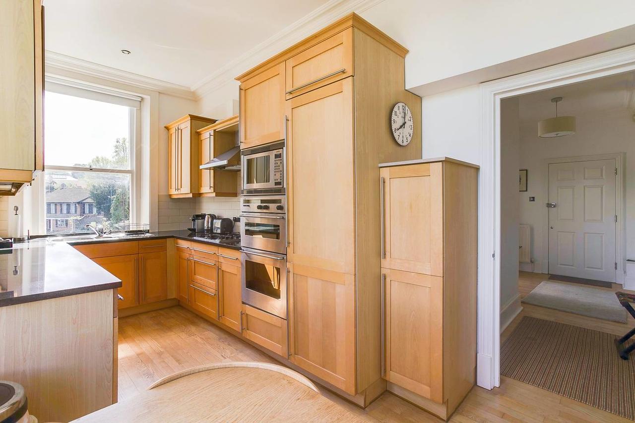 Guestready - Beautiful 2br In Wimbledon Village Wparking London