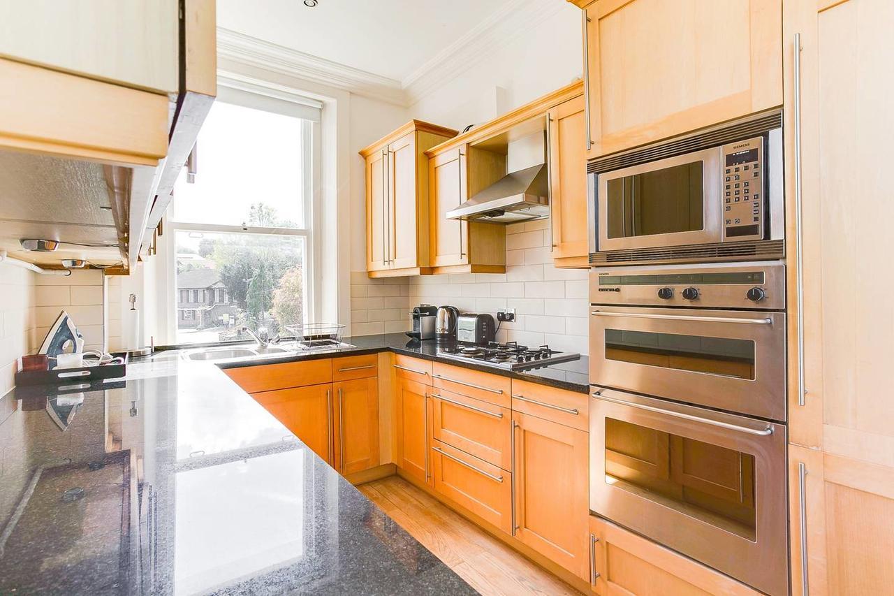 Guestready - Beautiful 2br In Wimbledon Village Wparking London