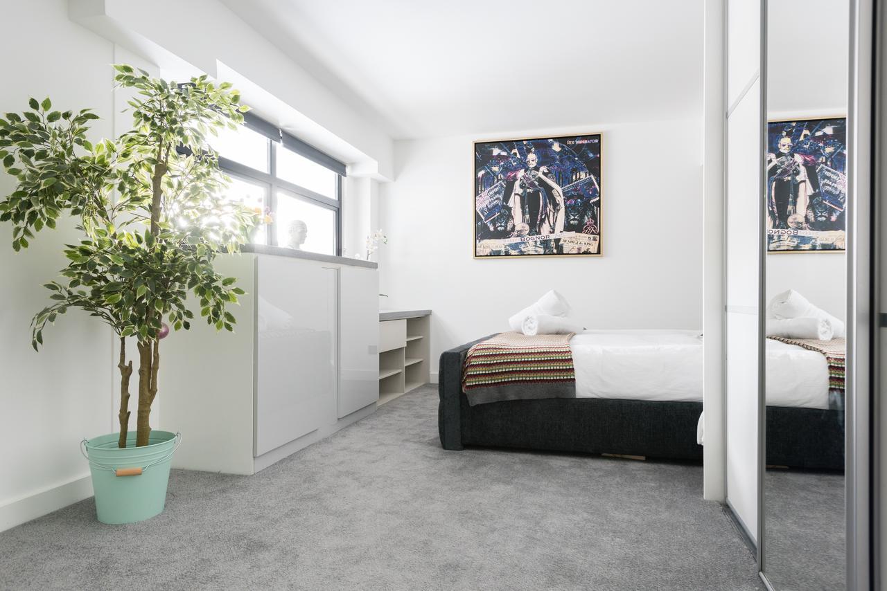 Second Nest Warehouse Londres