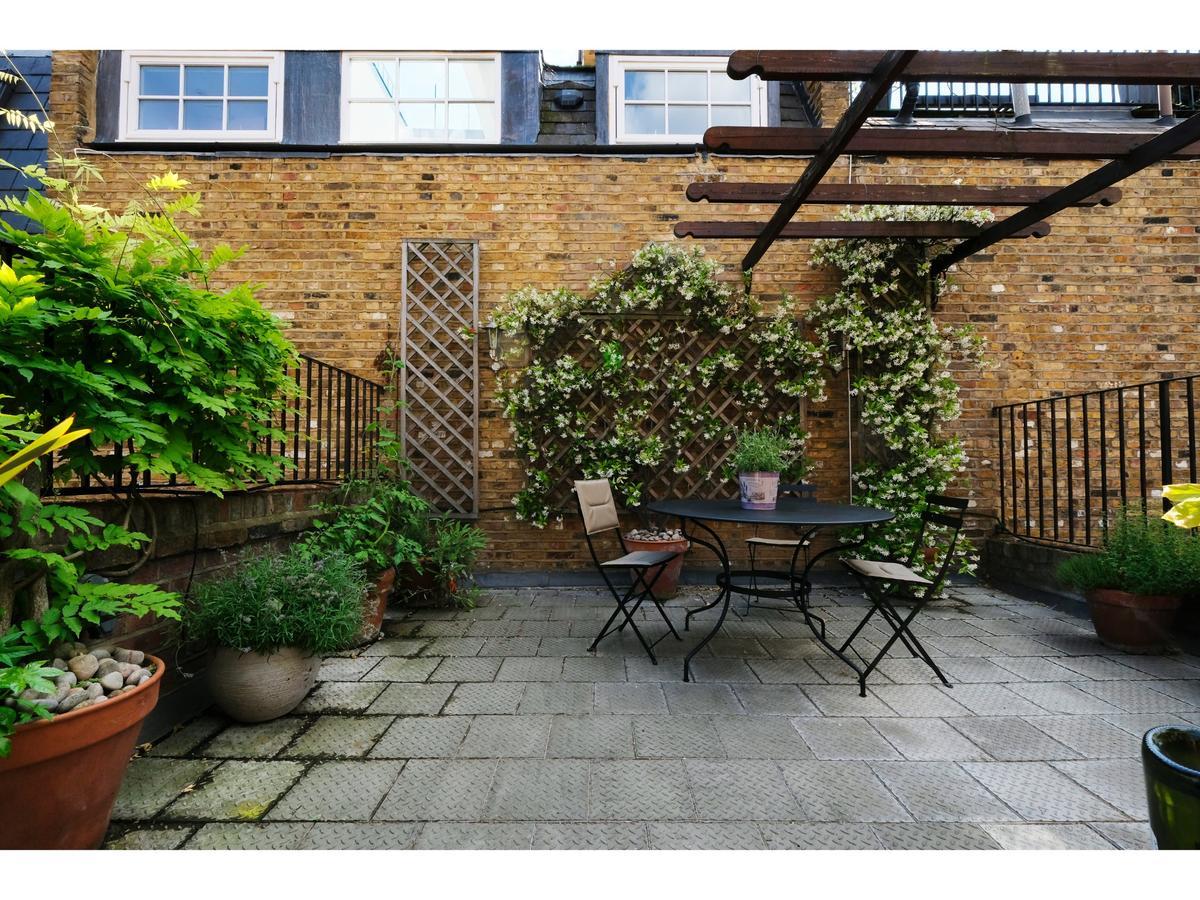 Pass The Keys Charming Portobello Road Holiday home London