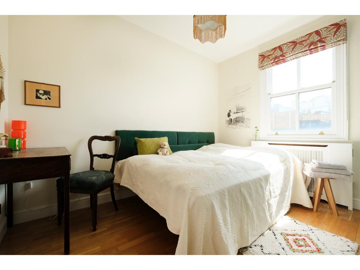 Pass The Keys Charming Portobello Road Holiday home London