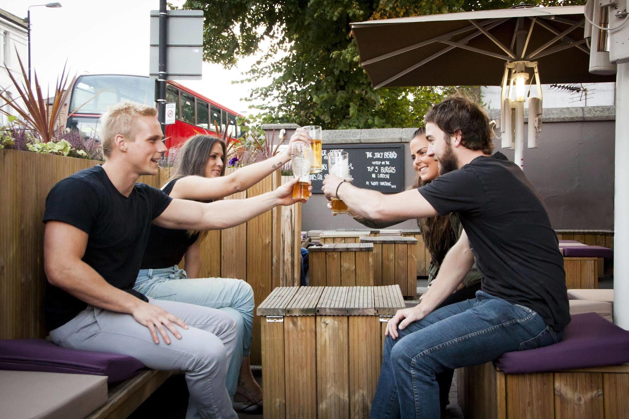 Publove @ The Crown, Battersea London
