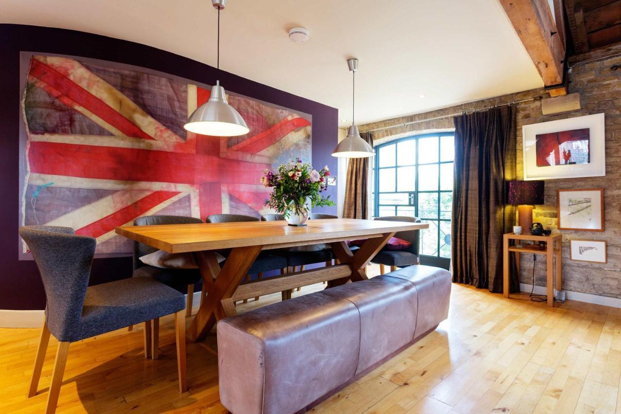 Veeve - Luxurious Leather Warehouse * Londres