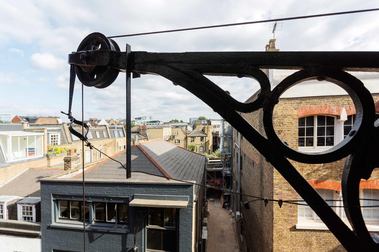 Veeve - Luxurious Leather Warehouse * Londres