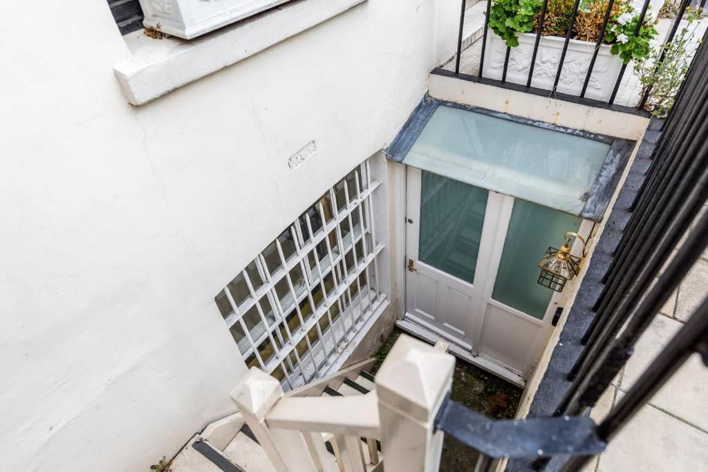Victoria Square Apartment