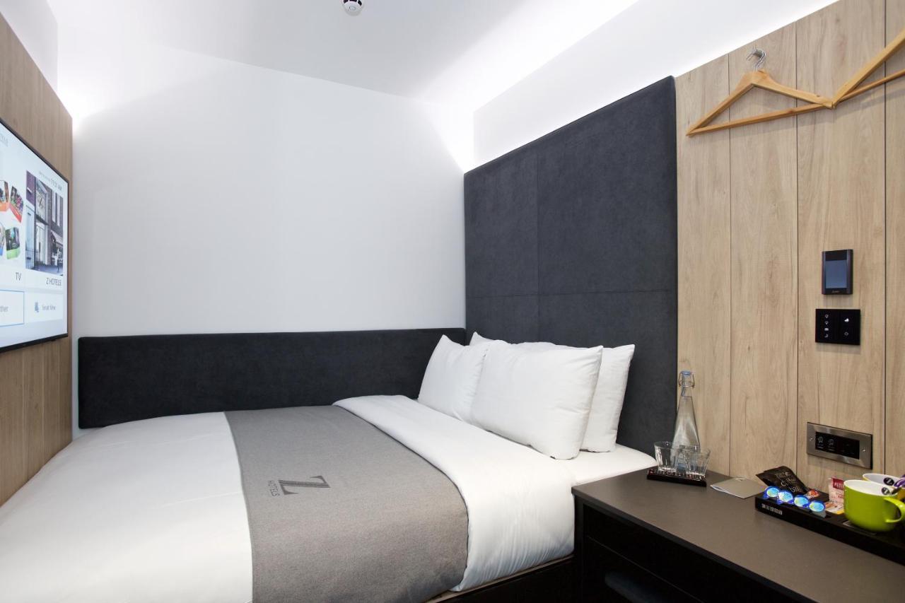 Z Tottenham Court Road 3* Londen