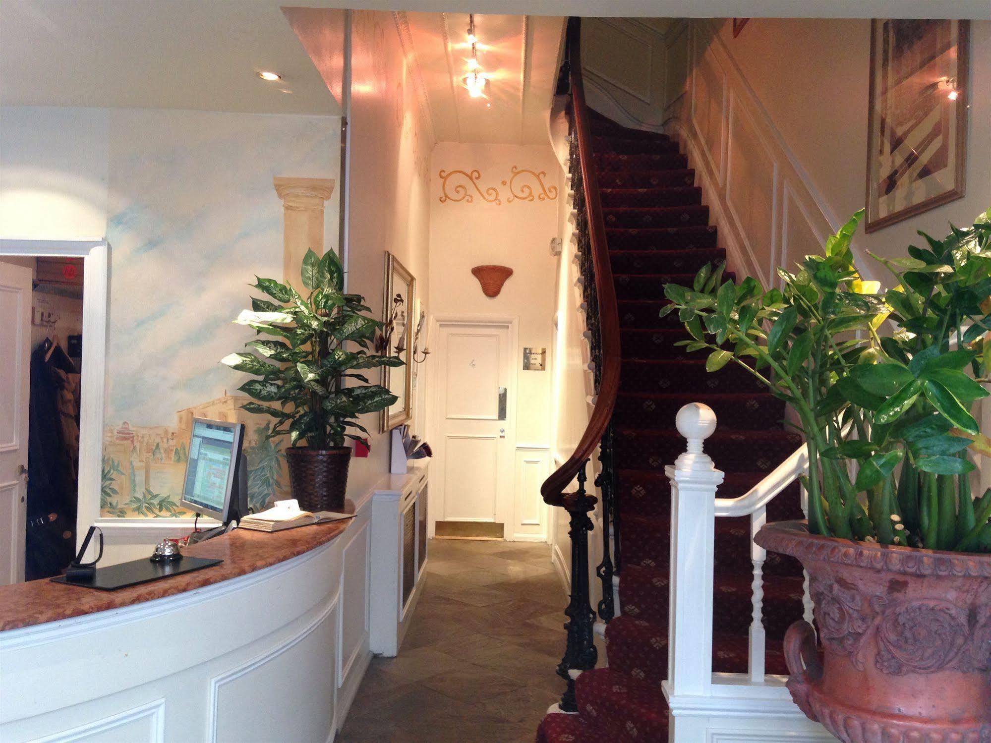 Hotel Rushmore 3*