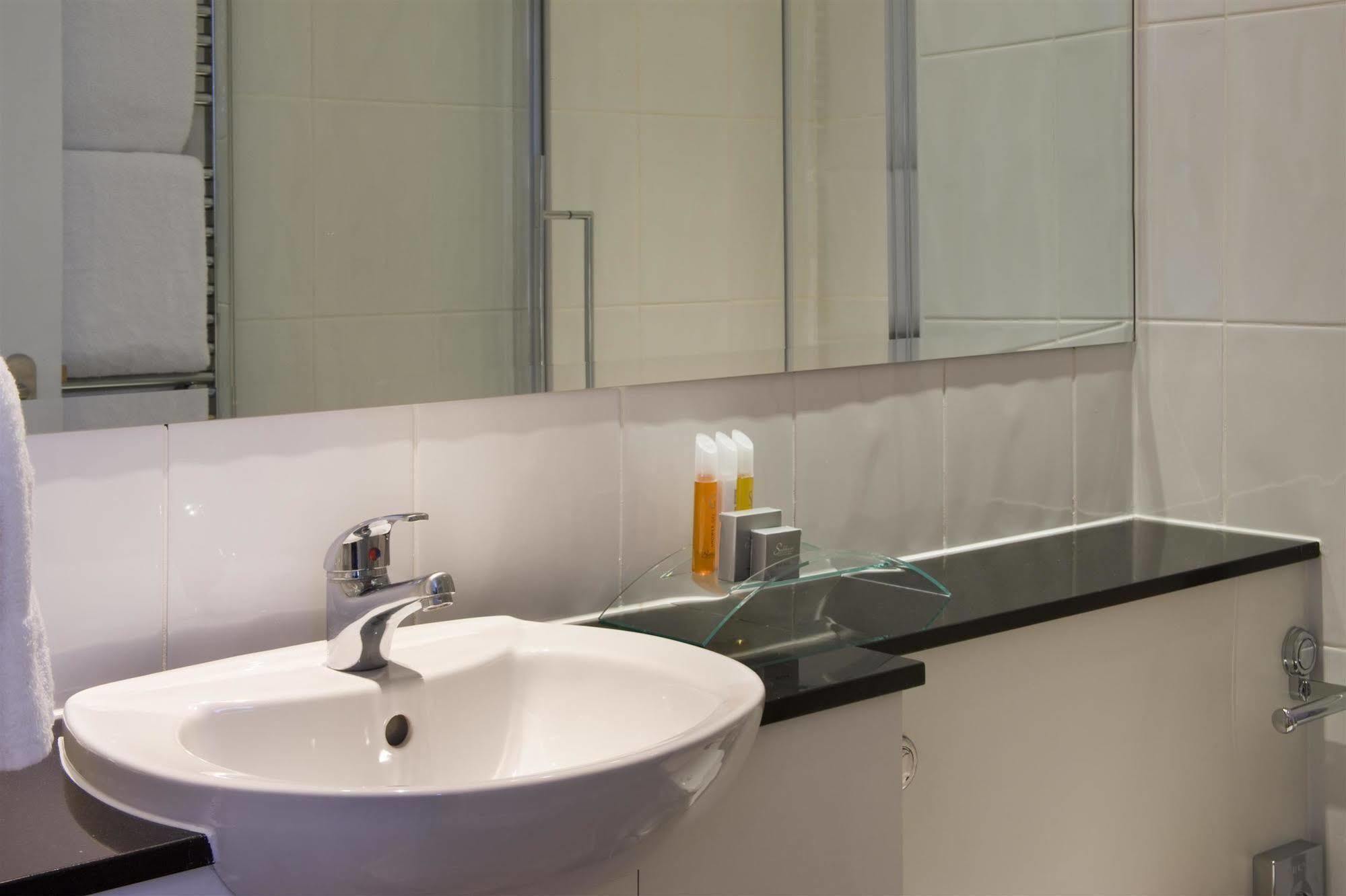 Hotel Berjaya Eden Park 3*