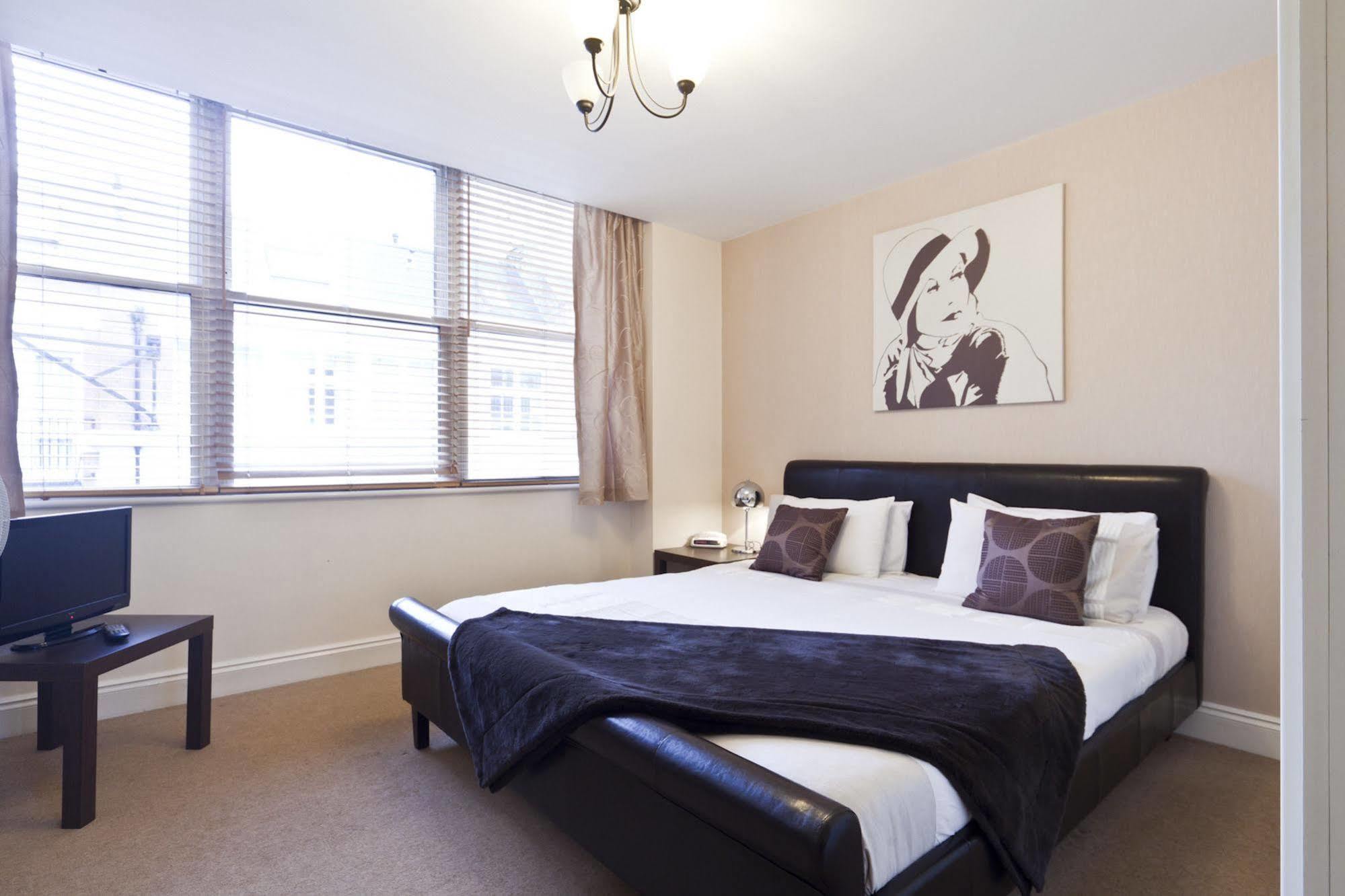 Park Lane Aparthotel 4*