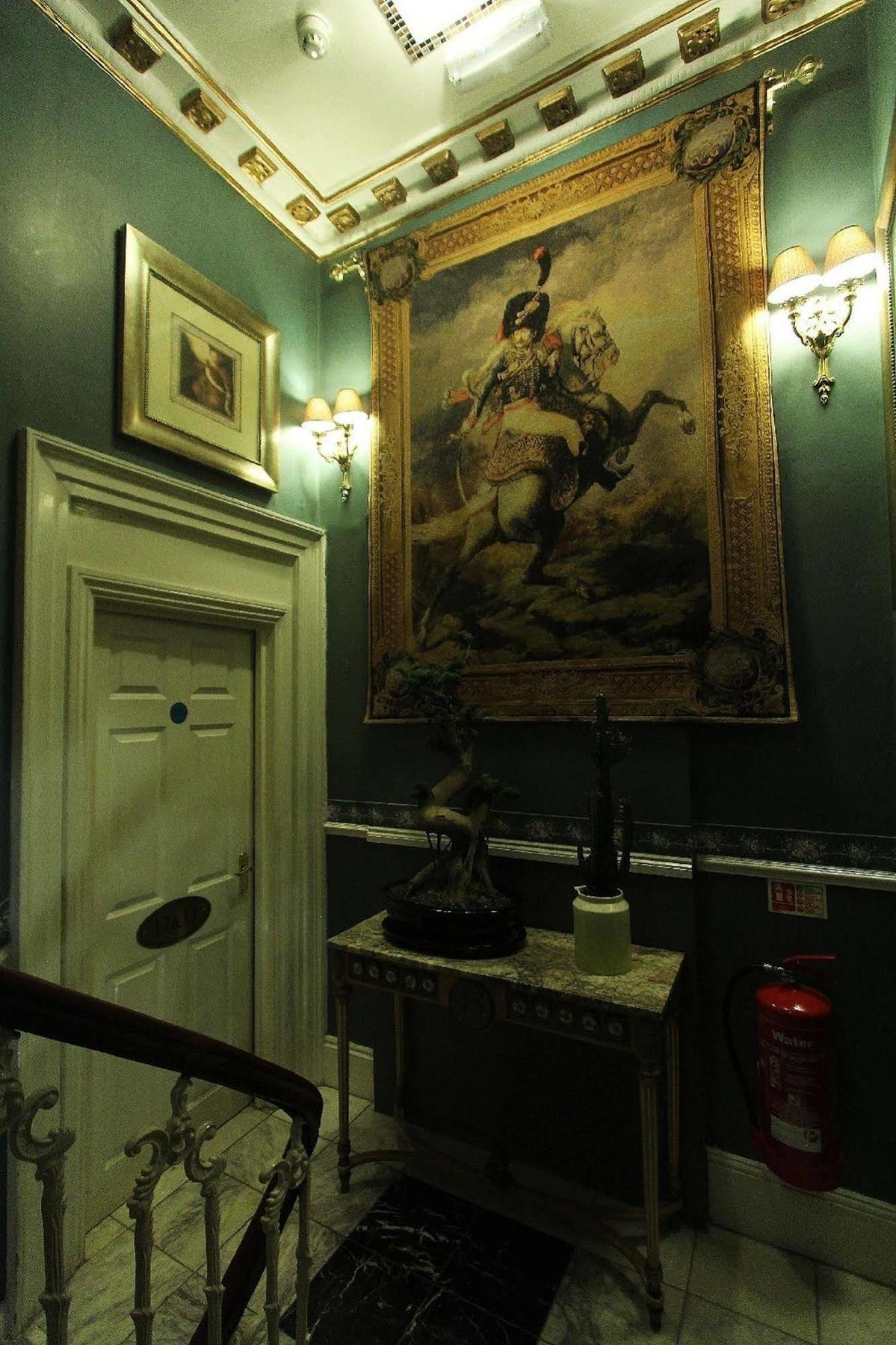 Opulence Boutique 4* London