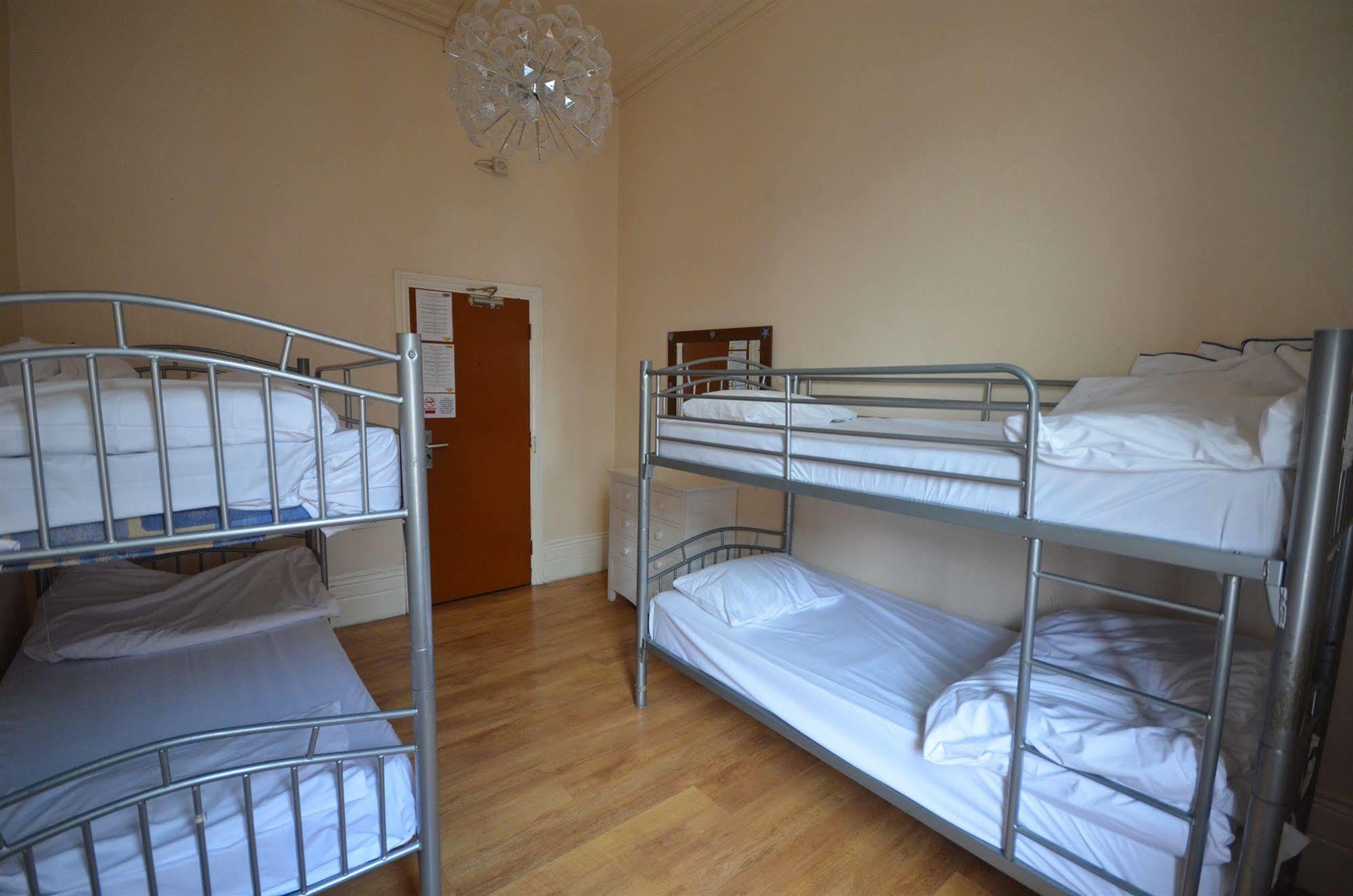 Barkston Earls Court Hostel *