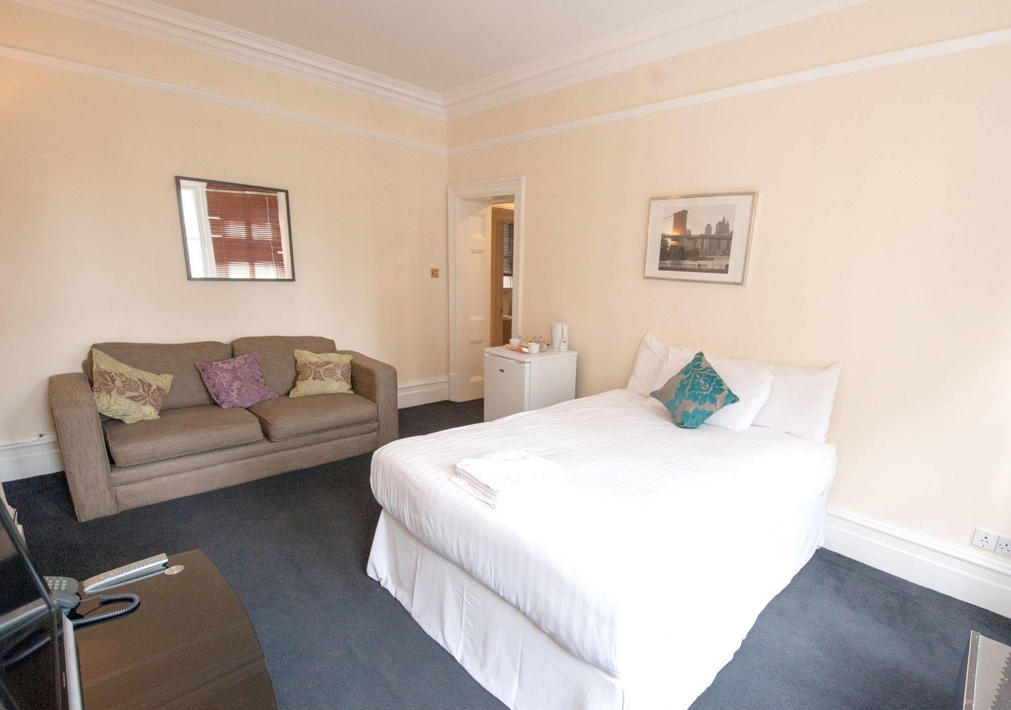 Knightsbridge Hotel London