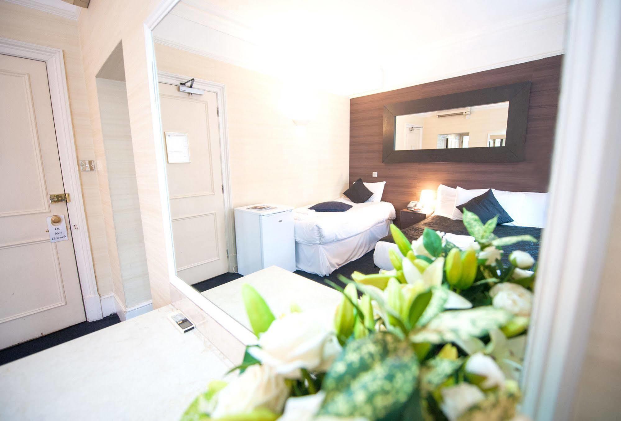 Knightsbridge 4* London