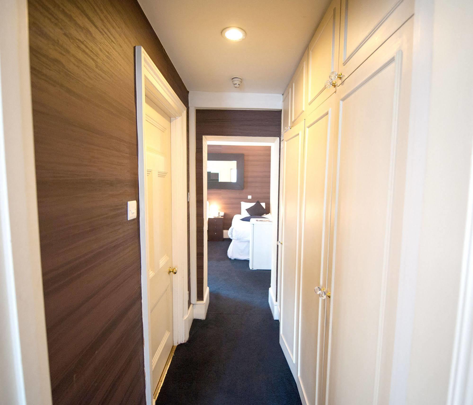 Knightsbridge 4*